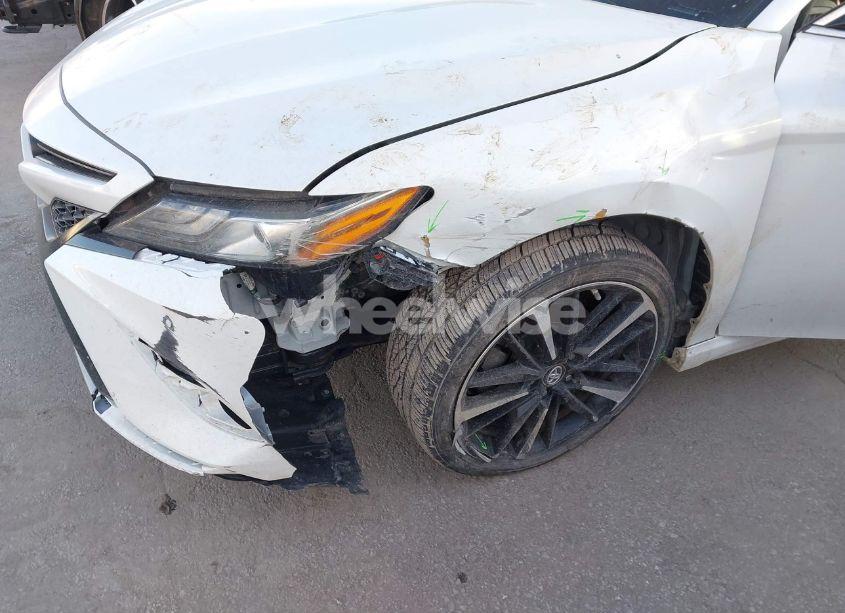 Photo 6 of 2018 Toyota Camry XSE (VIN 4T1B61HK0JU061468)