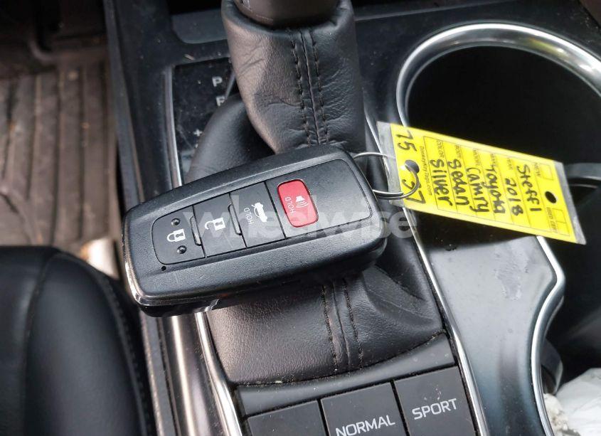 Photo 11 of 2018 Toyota Camry XSE (VIN 4T1B61HK0JU128330)