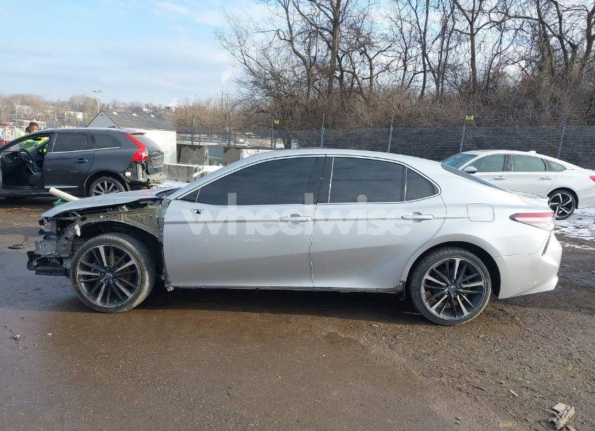 Photo 14 of 2018 Toyota Camry XSE (VIN 4T1B61HK0JU128330)