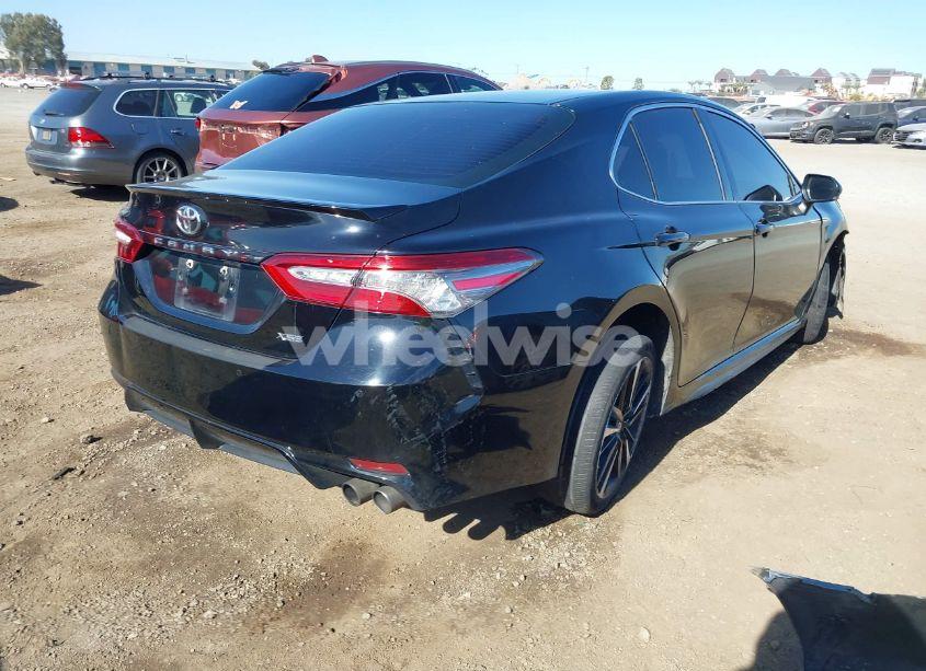 Photo 4 of 2018 Toyota Camry XSE (VIN 4T1B61HK0JU131227)