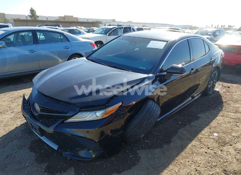 Photo 6 of 2018 Toyota Camry XSE (VIN 4T1B61HK0JU131227)