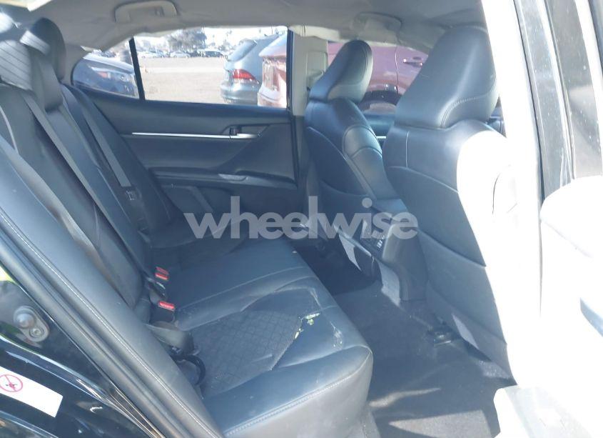 Photo 8 of 2018 Toyota Camry XSE (VIN 4T1B61HK0JU131227)