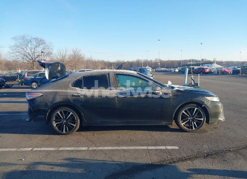 Photo 14 of 2018 Toyota Camry XSE (VIN 4T1B61HK0JU508543)