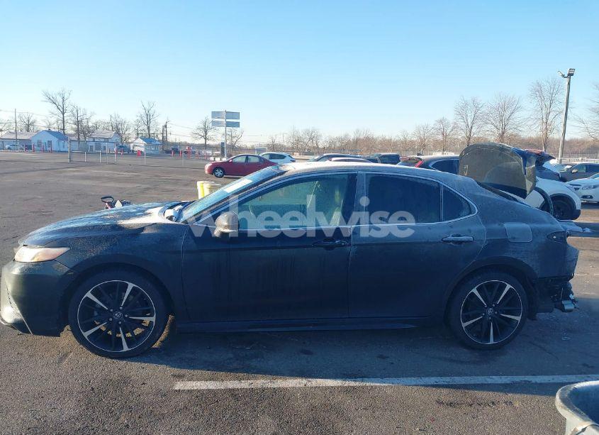 Photo 15 of 2018 Toyota Camry XSE (VIN 4T1B61HK0JU508543)