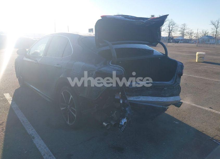 Photo 6 of 2018 Toyota Camry XSE (VIN 4T1B61HK0JU508543)