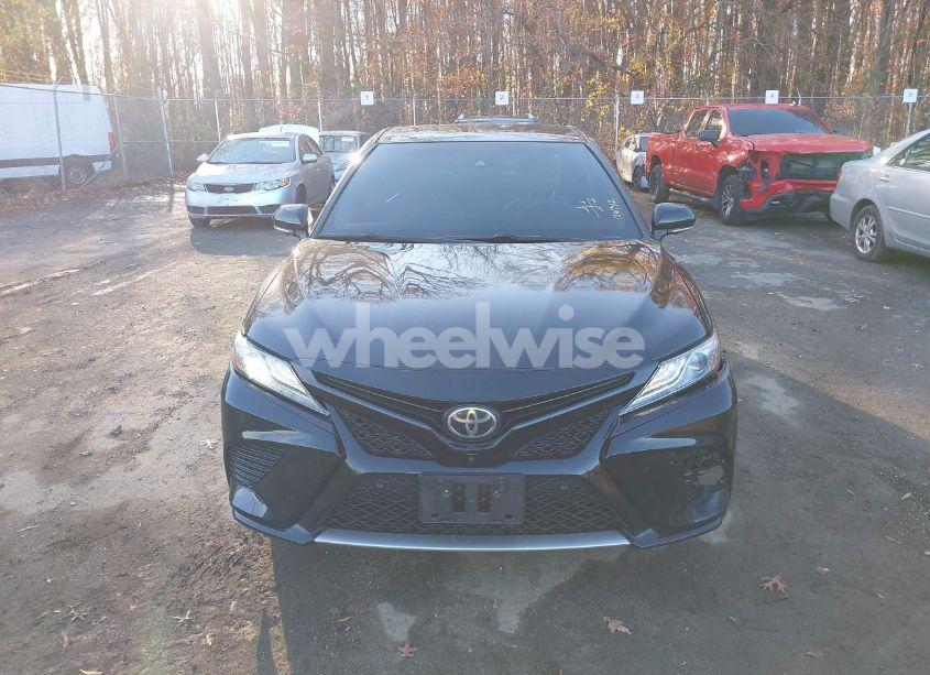 Photo 12 of 2018 Toyota Camry XSE (VIN 4T1B61HK0JU509885)