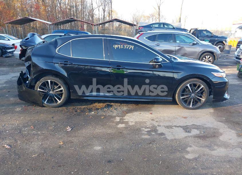 Photo 13 of 2018 Toyota Camry XSE (VIN 4T1B61HK0JU509885)