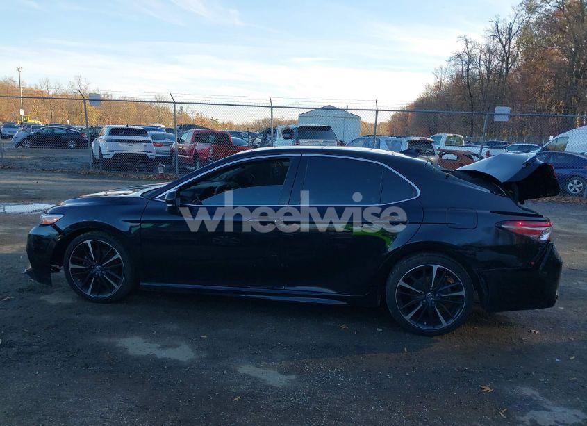 Photo 14 of 2018 Toyota Camry XSE (VIN 4T1B61HK0JU509885)