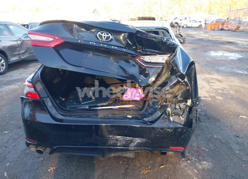Photo 6 of 2018 Toyota Camry XSE (VIN 4T1B61HK0JU509885)