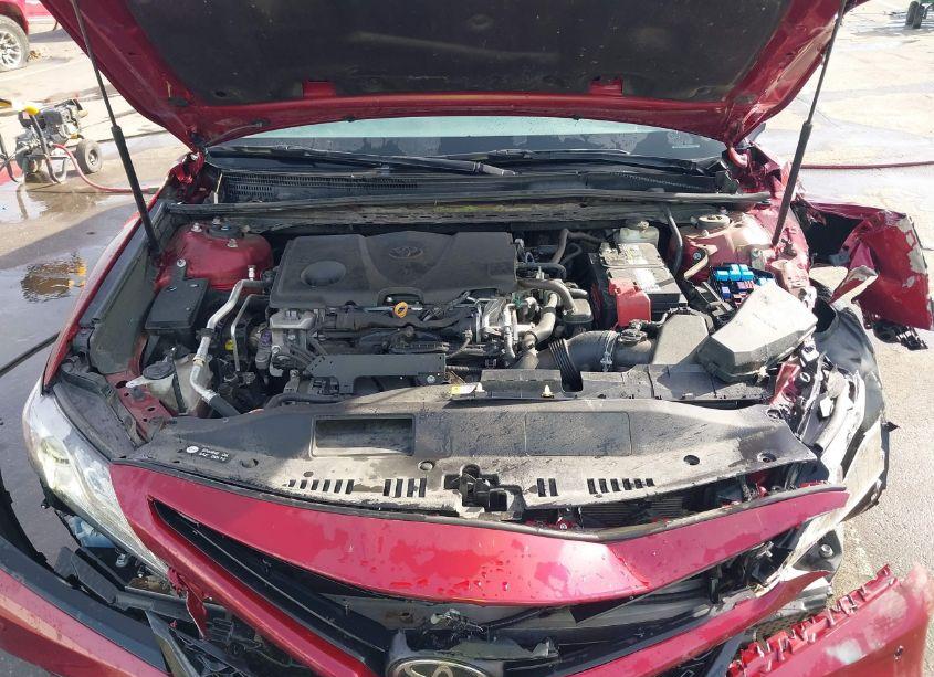 Photo 10 of 2018 Toyota Camry XSE (VIN 4T1B61HK0JU534690)