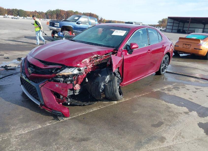 Photo 2 of 2018 Toyota Camry XSE (VIN 4T1B61HK0JU534690)