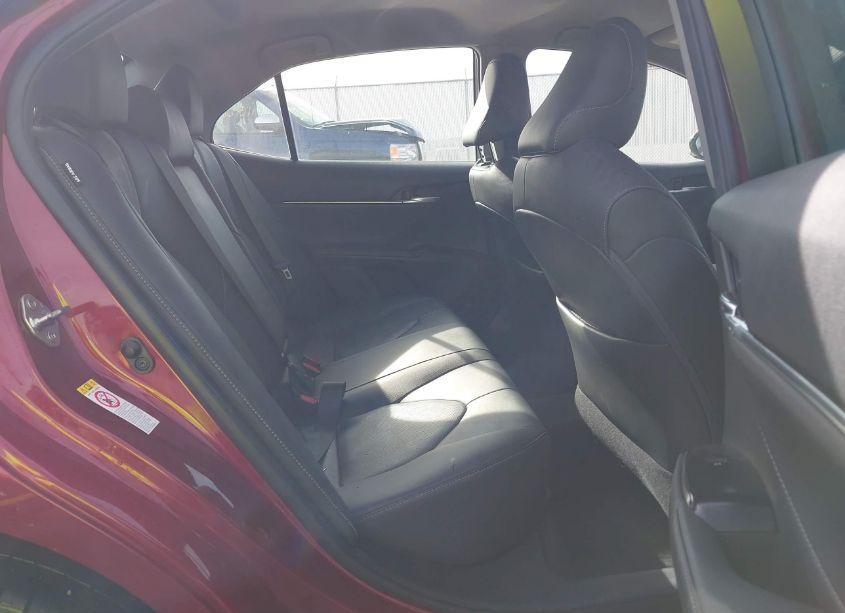 Photo 8 of 2018 Toyota Camry XSE (VIN 4T1B61HK0JU534690)