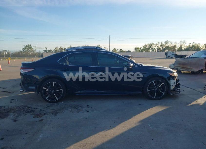 Photo 14 of 2018 Toyota Camry XSE (VIN 4T1B61HK0JU585252)