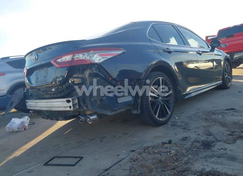 Photo 4 of 2018 Toyota Camry XSE (VIN 4T1B61HK0JU585252)