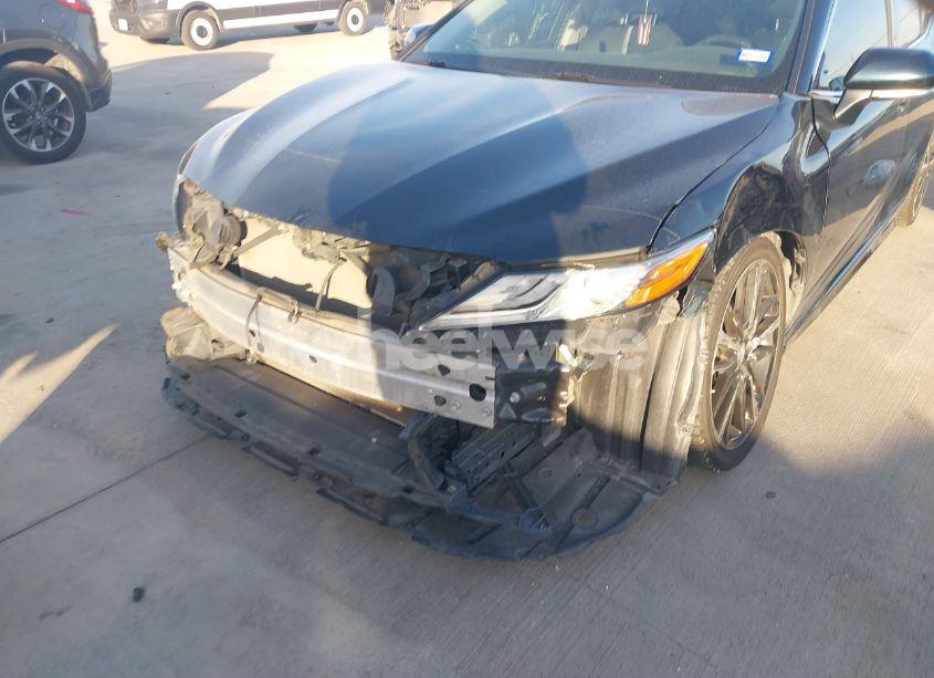 Photo 6 of 2018 Toyota Camry XSE (VIN 4T1B61HK0JU585252)