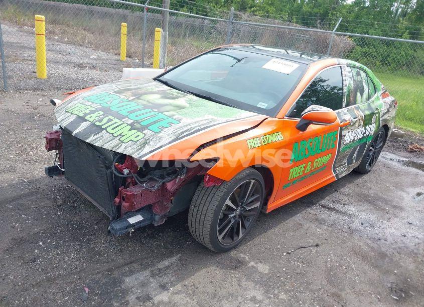 Photo 2 of 2018 Toyota Camry XSE (VIN 4T1B61HK0JU590774)