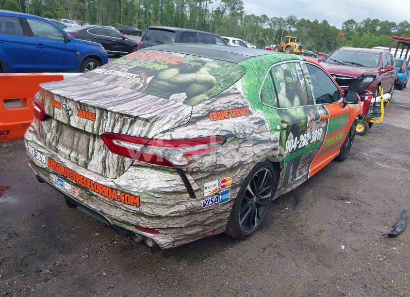 Photo 4 of 2018 Toyota Camry XSE (VIN 4T1B61HK0JU590774)