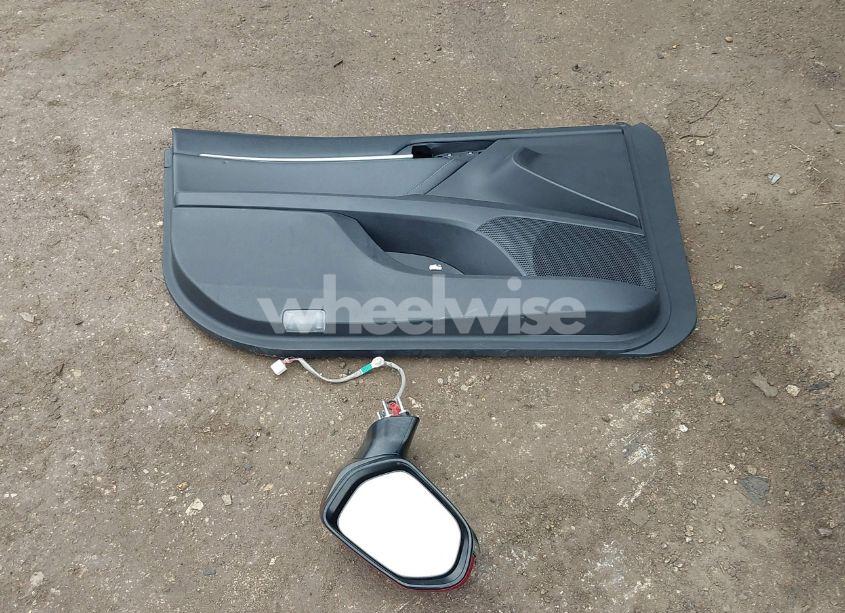 Photo 12 of 2018 Toyota Camry XSE (VIN 4T1B61HK0JU612739)