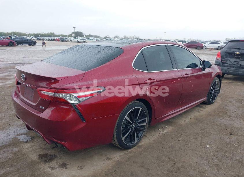 Photo 4 of 2018 Toyota Camry XSE (VIN 4T1B61HK0JU612739)