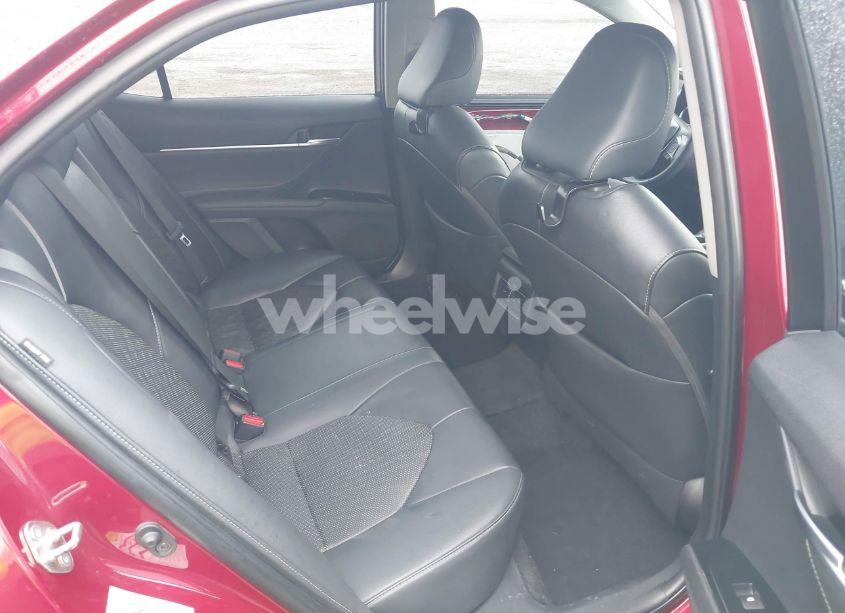 Photo 8 of 2018 Toyota Camry XSE (VIN 4T1B61HK0JU612739)