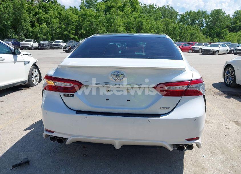Photo 17 of 2018 Toyota Camry XSE (VIN 4T1B61HK0JU652027)