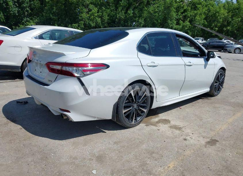 Photo 4 of 2018 Toyota Camry XSE (VIN 4T1B61HK0JU652027)