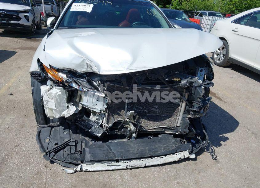 Photo 6 of 2018 Toyota Camry XSE (VIN 4T1B61HK0JU652027)