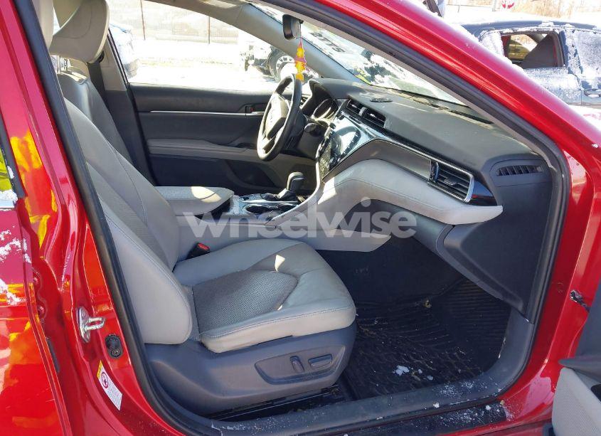 Photo 5 of 2019 Toyota Camry XSE (VIN 4T1B61HK0KU171499)