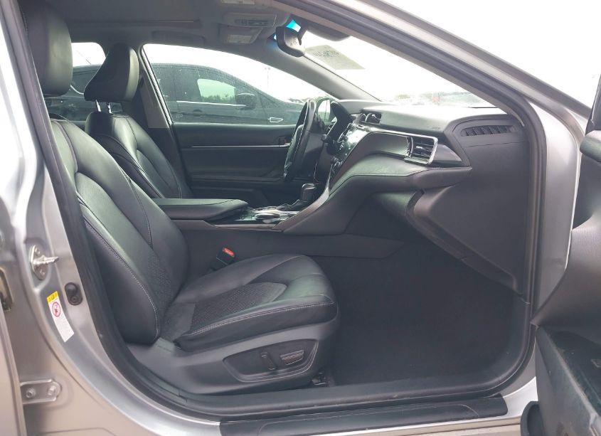 Photo 5 of 2019 Toyota Camry XSE (VIN 4T1B61HK0KU190764)