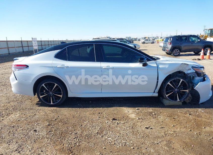 Photo 14 of 2019 Toyota Camry XSE (VIN 4T1B61HK0KU191820)