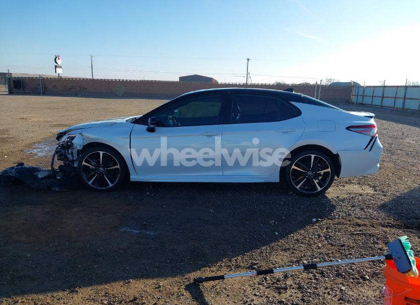 Photo 15 of 2019 Toyota Camry XSE (VIN 4T1B61HK0KU191820)