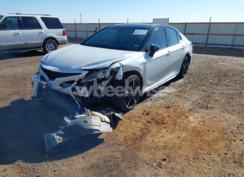 Photo 2 of 2019 Toyota Camry XSE (VIN 4T1B61HK0KU191820)