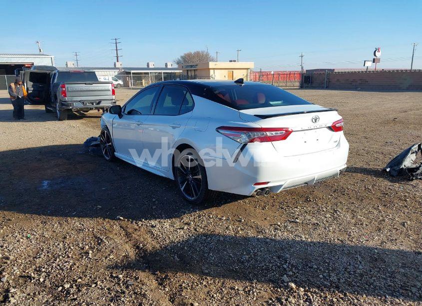 Photo 3 of 2019 Toyota Camry XSE (VIN 4T1B61HK0KU191820)