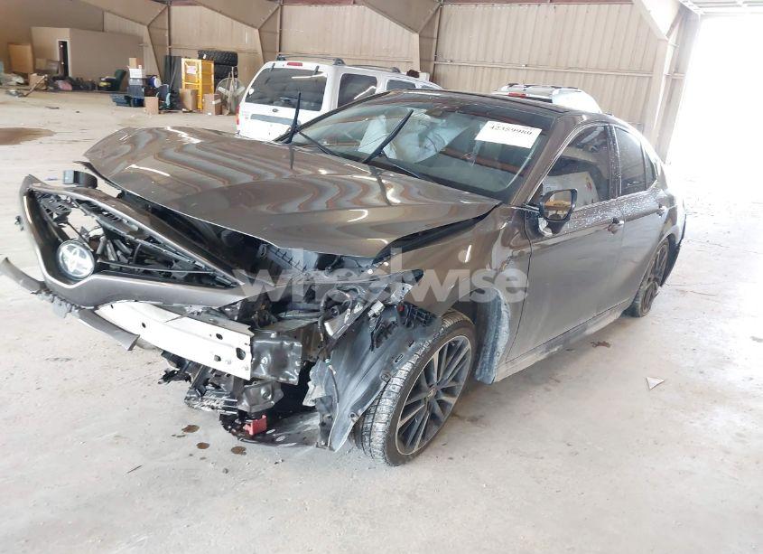 Photo 2 of 2019 Toyota Camry XSE (VIN 4T1B61HK0KU765011)