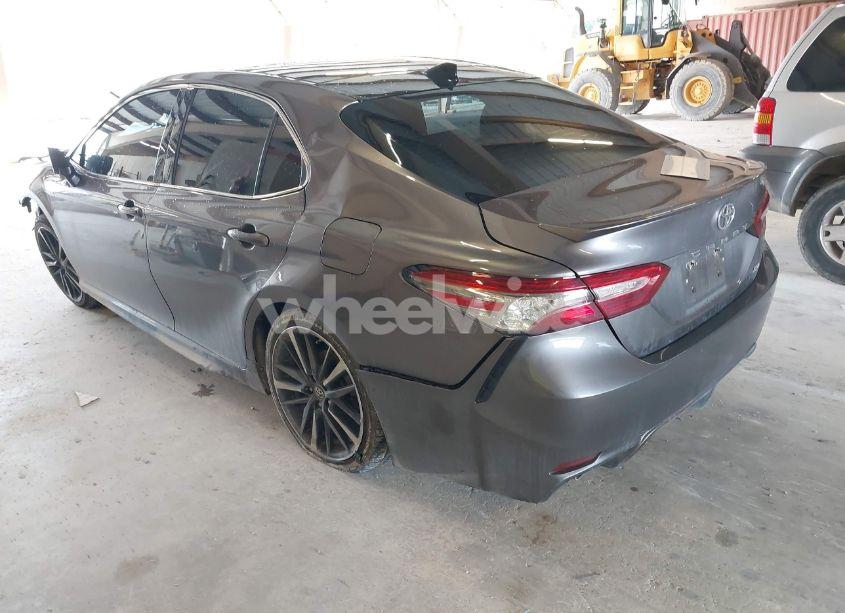 Photo 3 of 2019 Toyota Camry XSE (VIN 4T1B61HK0KU765011)