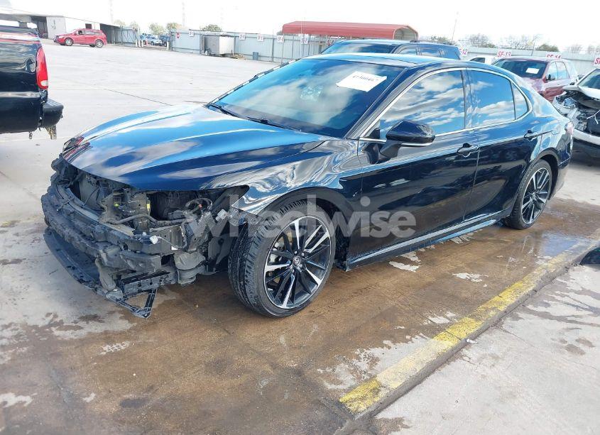 Photo 2 of 2019 Toyota Camry XSE (VIN 4T1B61HK0KU789065)