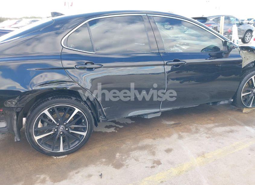 Photo 6 of 2019 Toyota Camry XSE (VIN 4T1B61HK0KU789065)