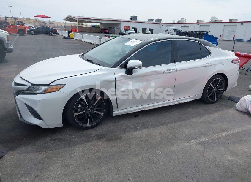 Photo 14 of 2019 Toyota Camry XSE (VIN 4T1B61HK0KU824932)