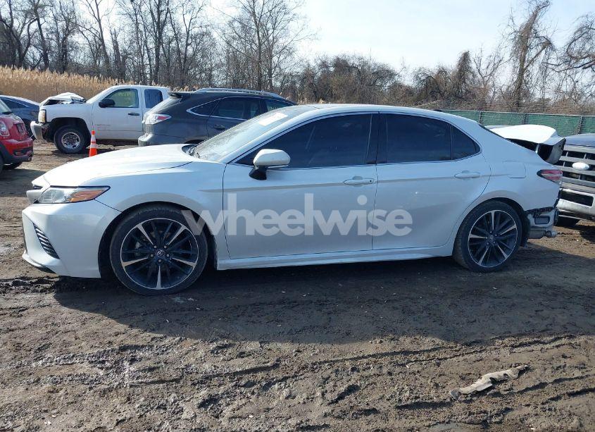 Photo 14 of 2019 Toyota Camry XSE (VIN 4T1B61HK0KU831590)