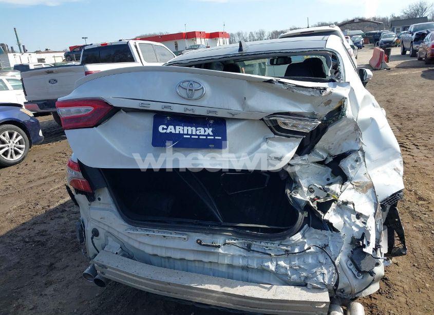 Photo 16 of 2019 Toyota Camry XSE (VIN 4T1B61HK0KU831590)