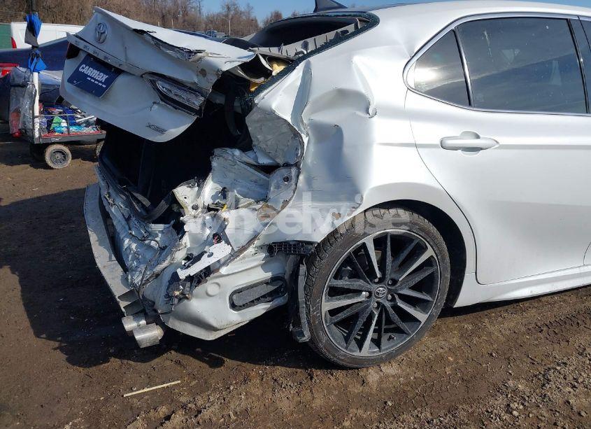 Photo 18 of 2019 Toyota Camry XSE (VIN 4T1B61HK0KU831590)