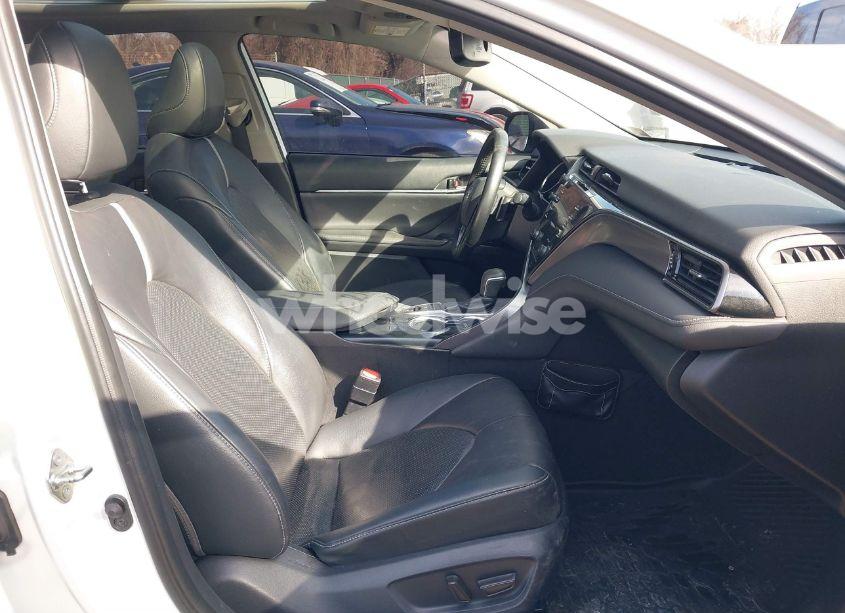 Photo 5 of 2019 Toyota Camry XSE (VIN 4T1B61HK0KU831590)