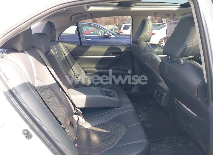 Photo 8 of 2019 Toyota Camry XSE (VIN 4T1B61HK0KU831590)