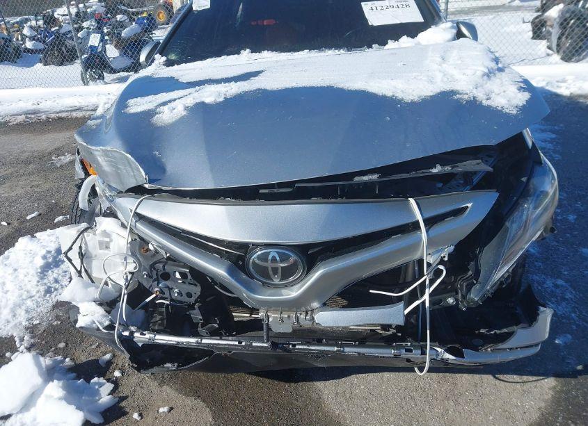 Photo 10 of 2018 Toyota Camry XSE (VIN 4T1B61HK1JU048695)