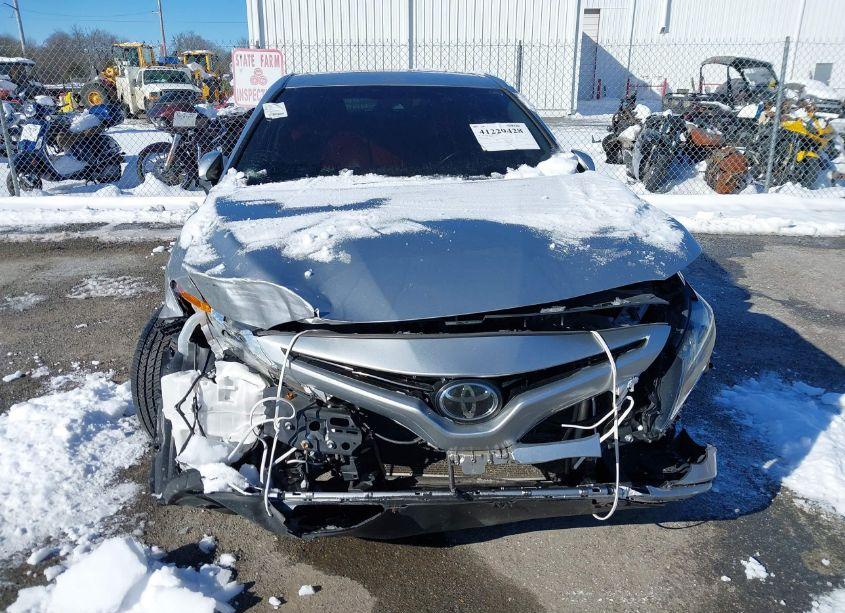 Photo 11 of 2018 Toyota Camry XSE (VIN 4T1B61HK1JU048695)