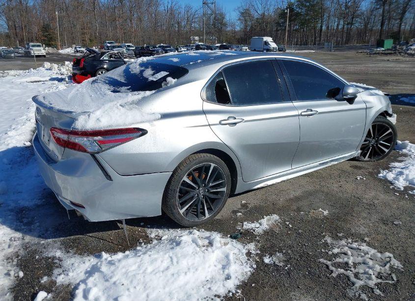Photo 4 of 2018 Toyota Camry XSE (VIN 4T1B61HK1JU048695)