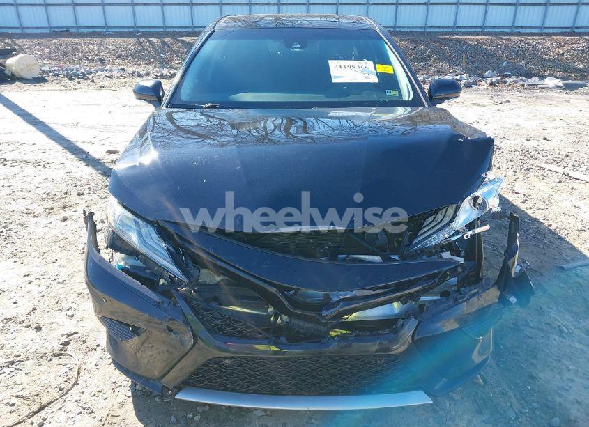 Photo 12 of 2018 Toyota Camry XSE (VIN 4T1B61HK1JU126277)