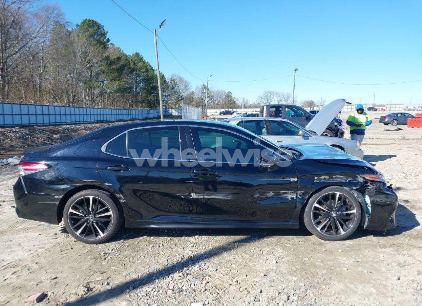 Photo 13 of 2018 Toyota Camry XSE (VIN 4T1B61HK1JU126277)