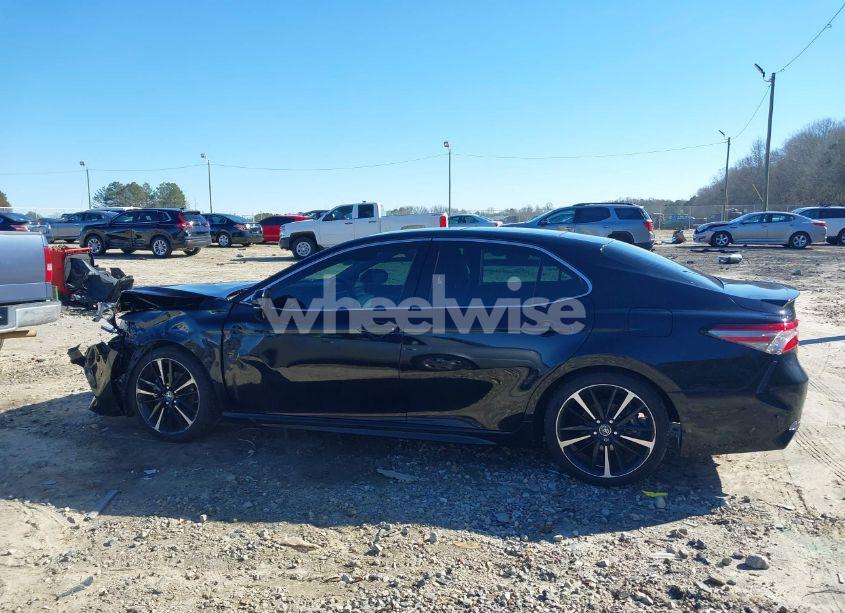 Photo 14 of 2018 Toyota Camry XSE (VIN 4T1B61HK1JU126277)