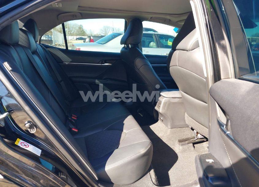 Photo 8 of 2018 Toyota Camry XSE (VIN 4T1B61HK1JU126277)